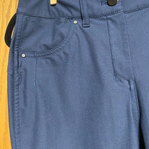 Lululemon Womens Pants Tapered Fit NAVY Stretch Size  2 - EUC - 4 Pocket Style - Picture 2 of 7